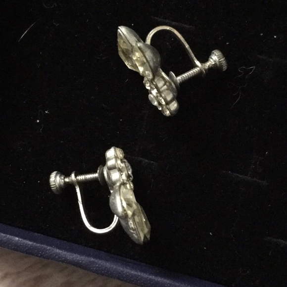 Moissanite earrings - Picture 7 of 7